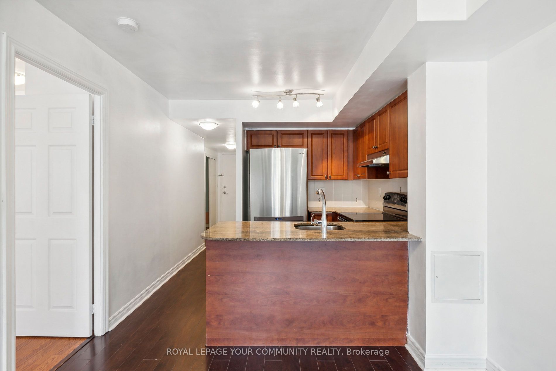 #407 - 225 Wellesley Street Property Photo 12