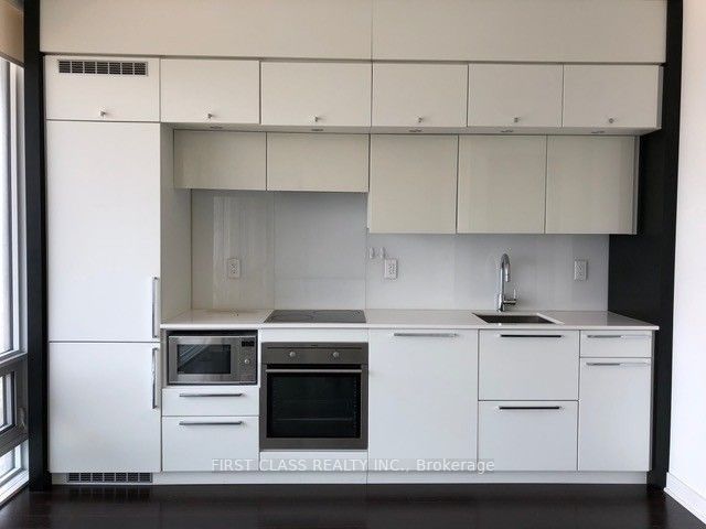 15 Grenville St 4 Property Photo 2