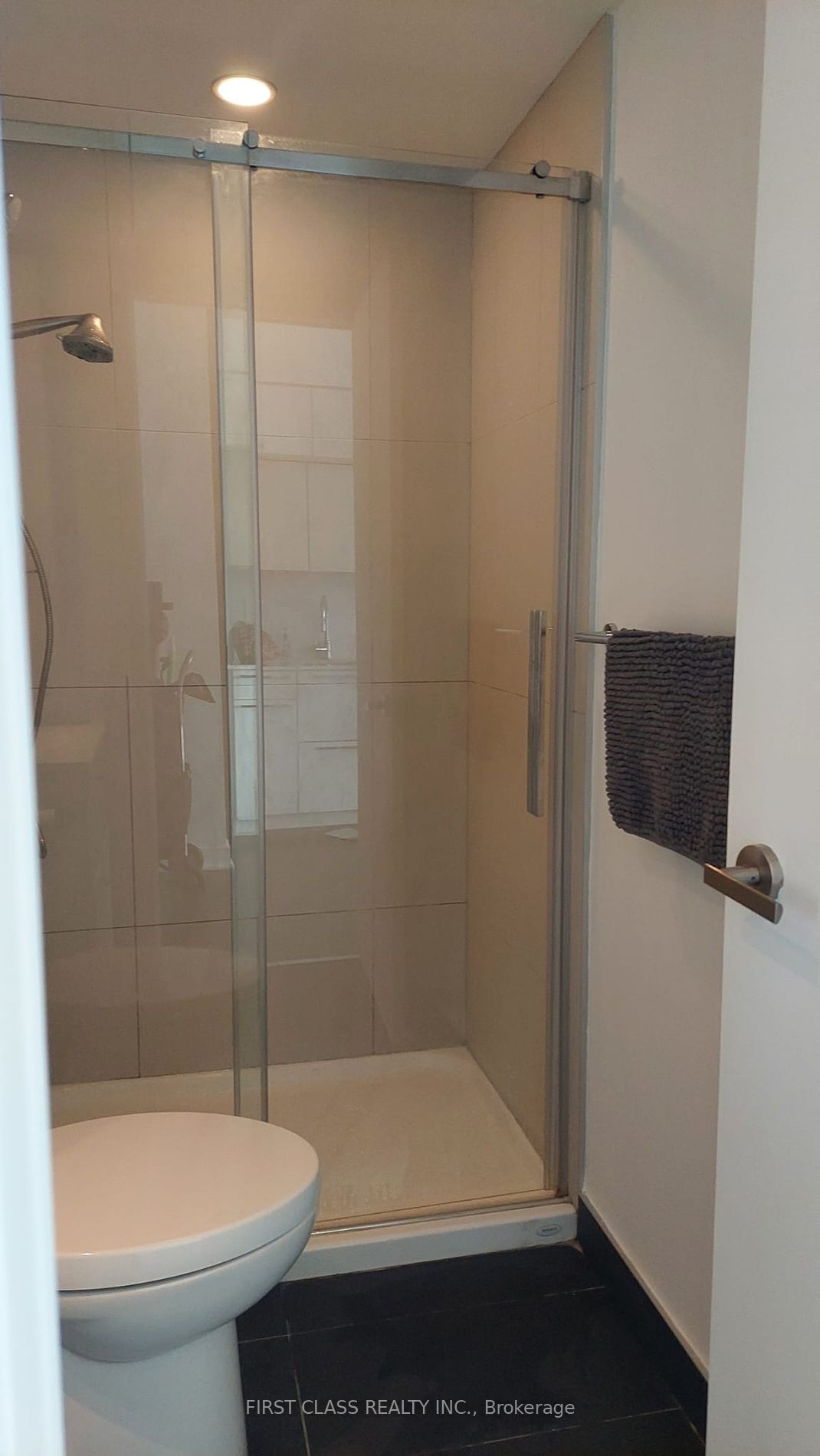 15 Grenville St 4 Property Photo 7