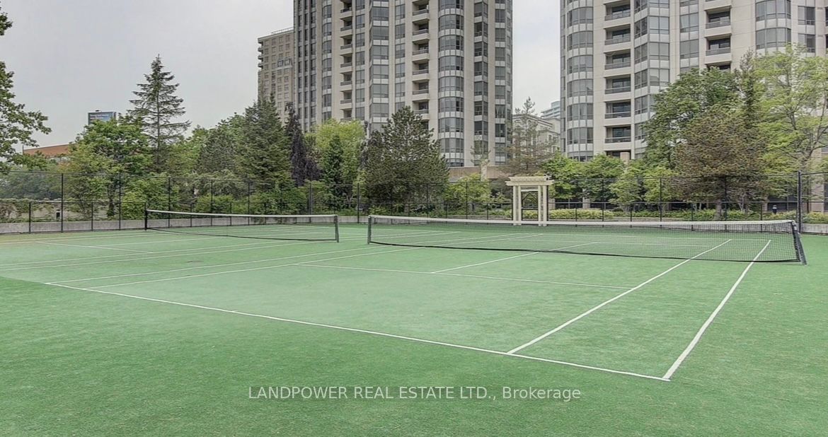 15 Northtown Way 2 Property Photo 8