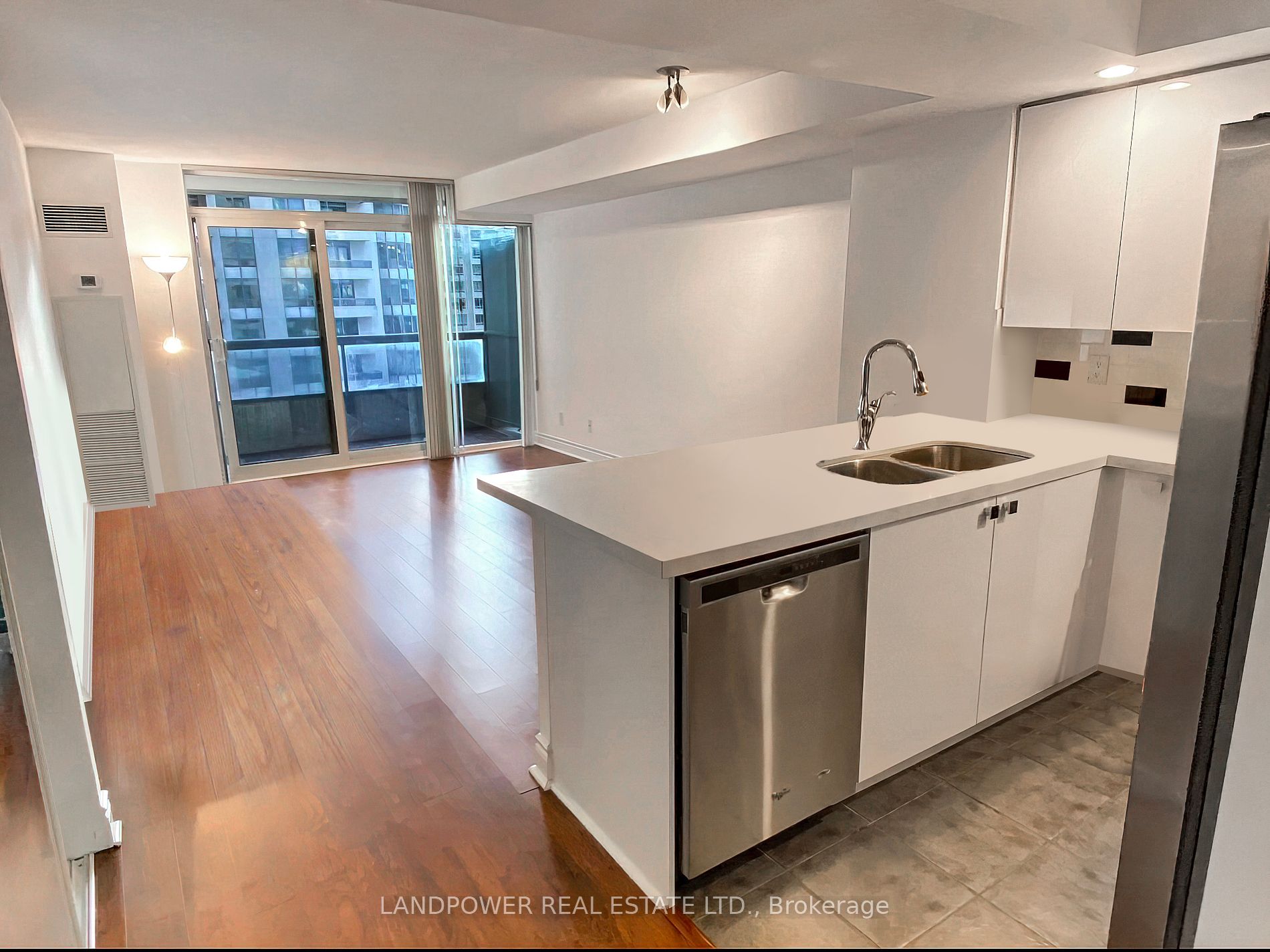 15 Northtown Way 2 Property Photo 16