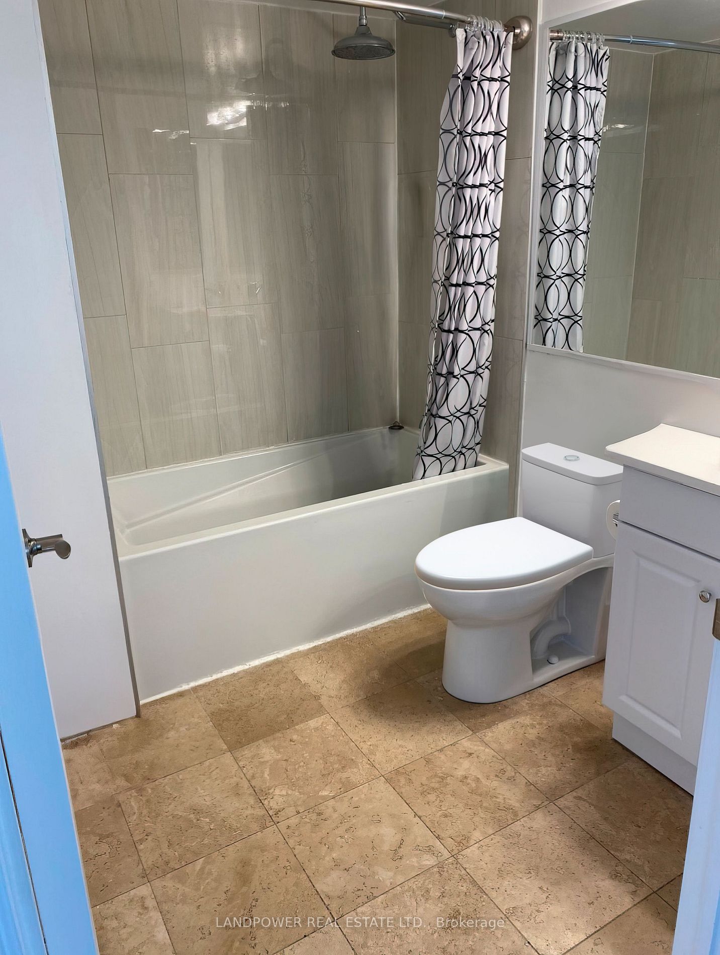 15 Northtown Way 2 Property Photo 18