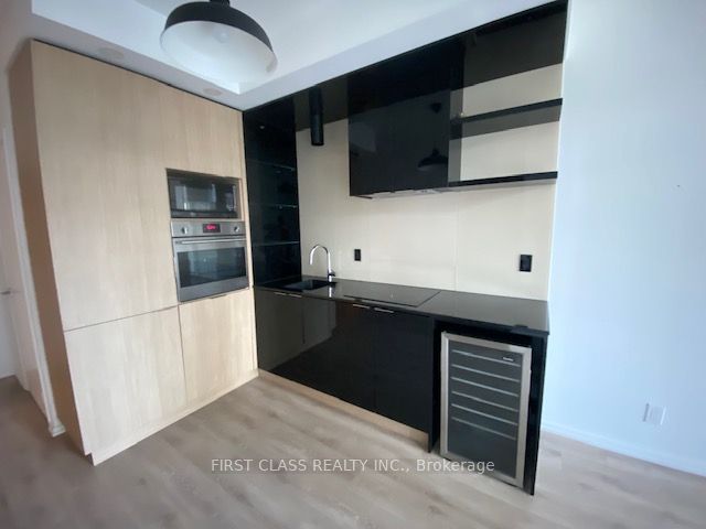 70 Temperance St 9 Property Photo 7