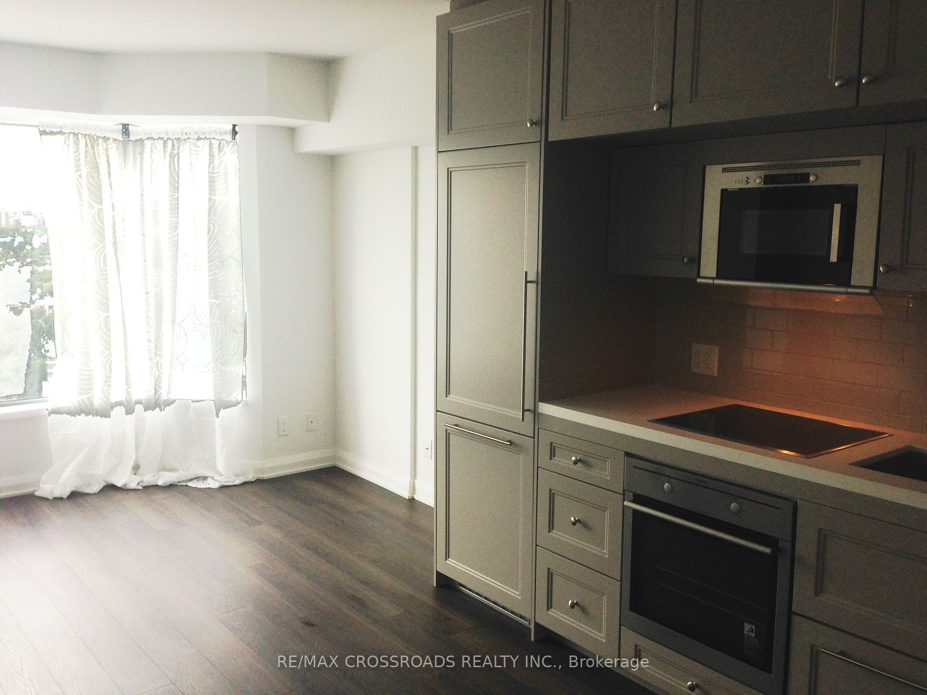 155 Yorkville Ave 18 Property Photo 3