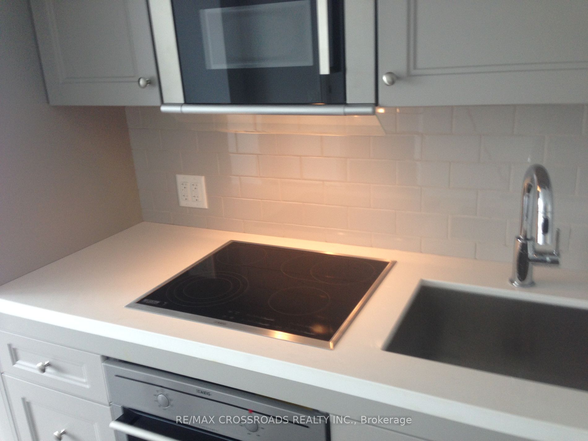 155 Yorkville Ave 18 Property Photo 13