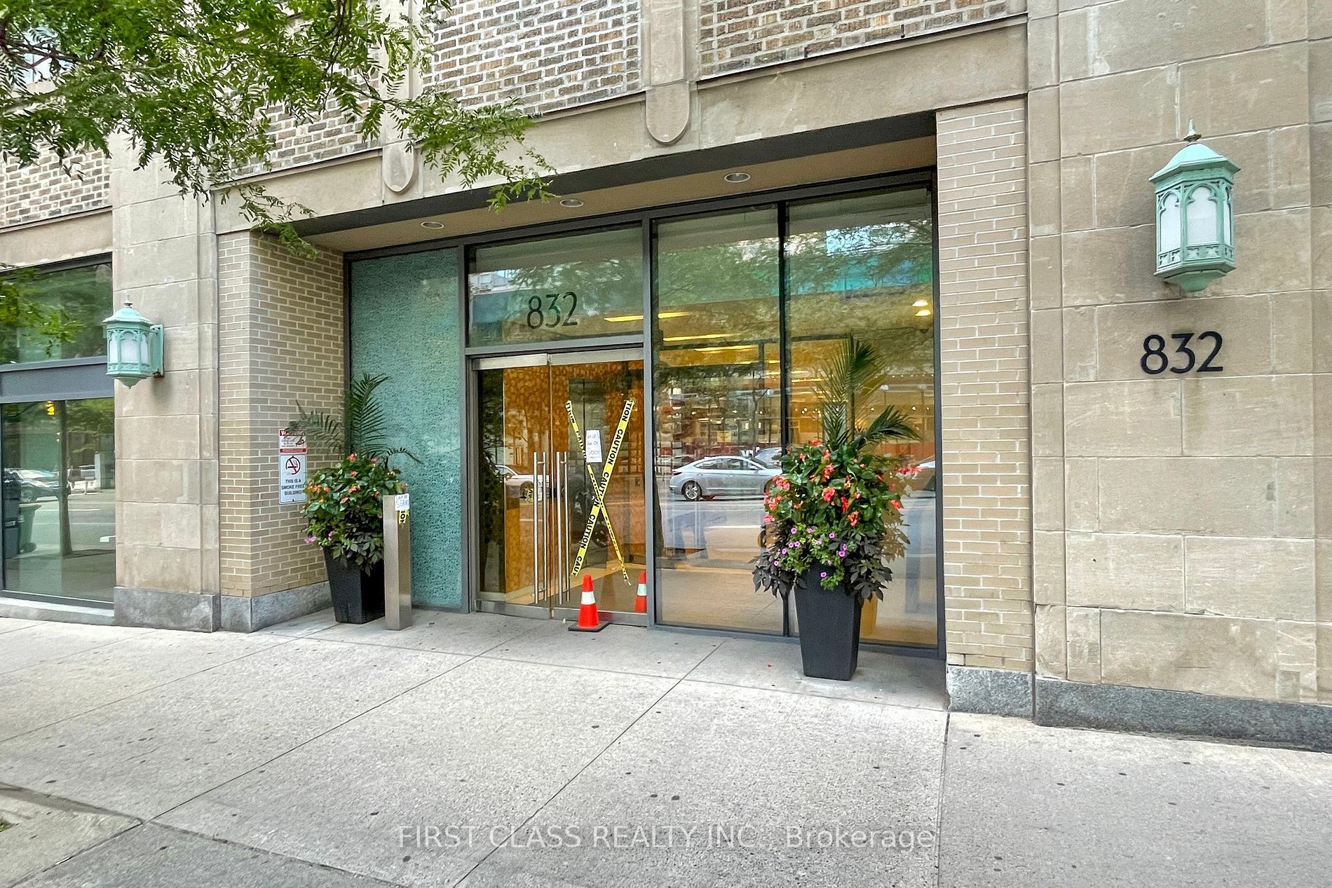 832 Bay St 2 Property Photo 20