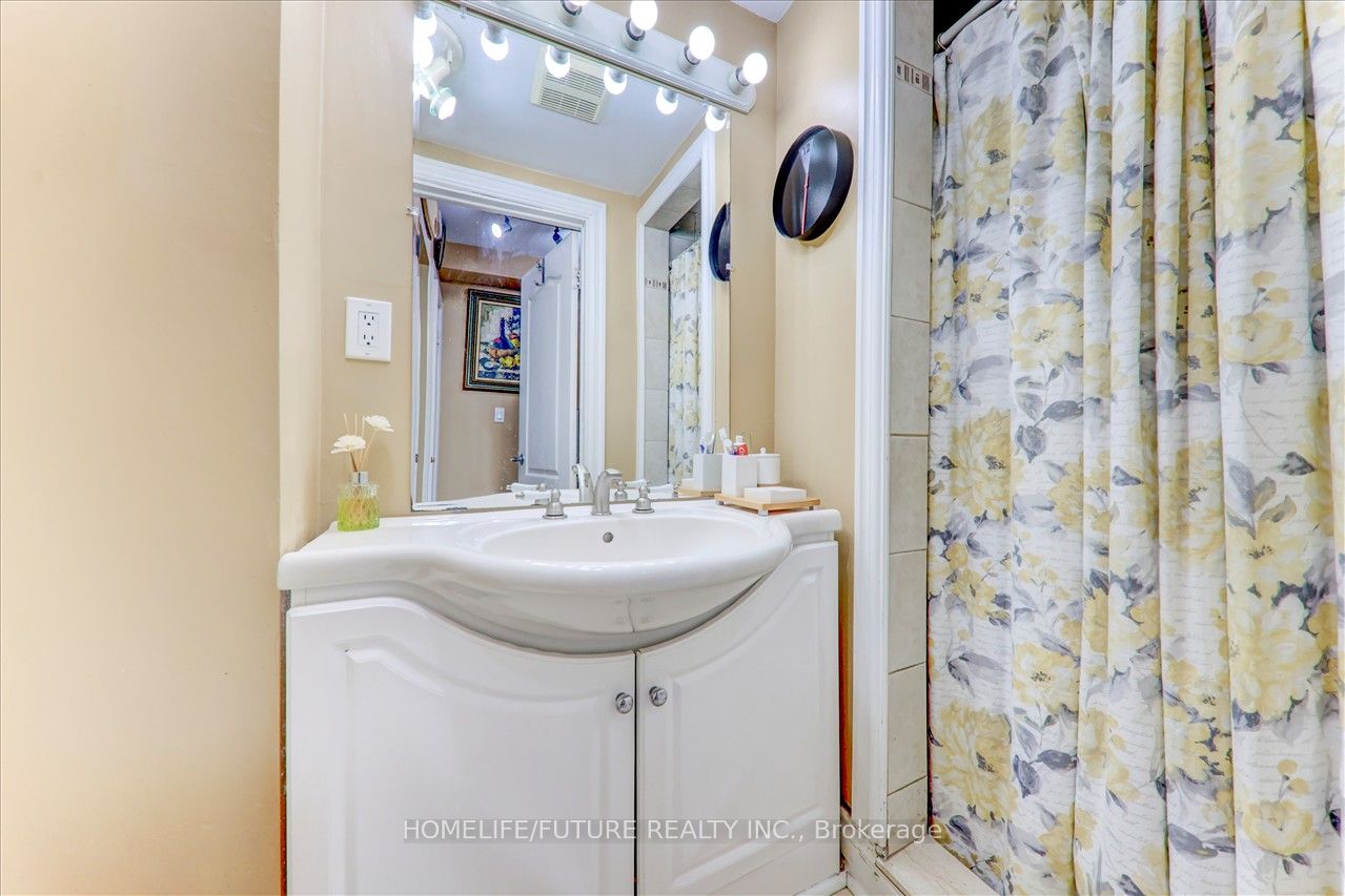 56 Sullivan St Property Photo 4