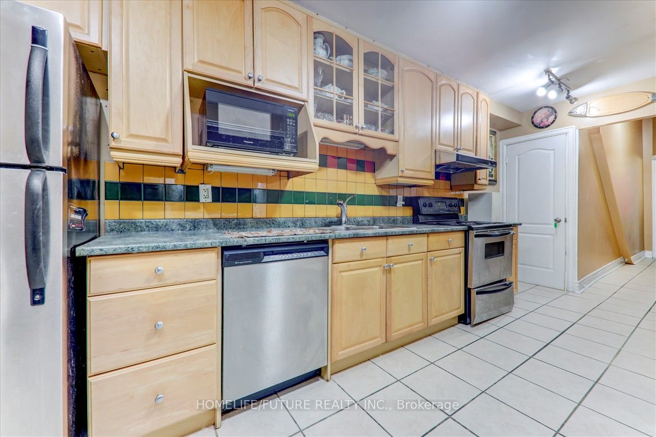 56 Sullivan St Property Photo 6