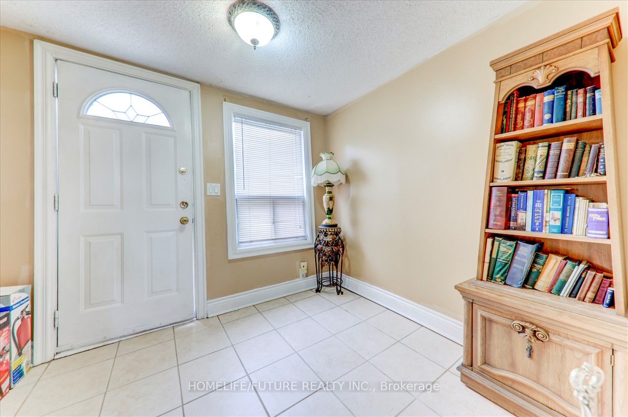 56 Sullivan St Property Photo 8
