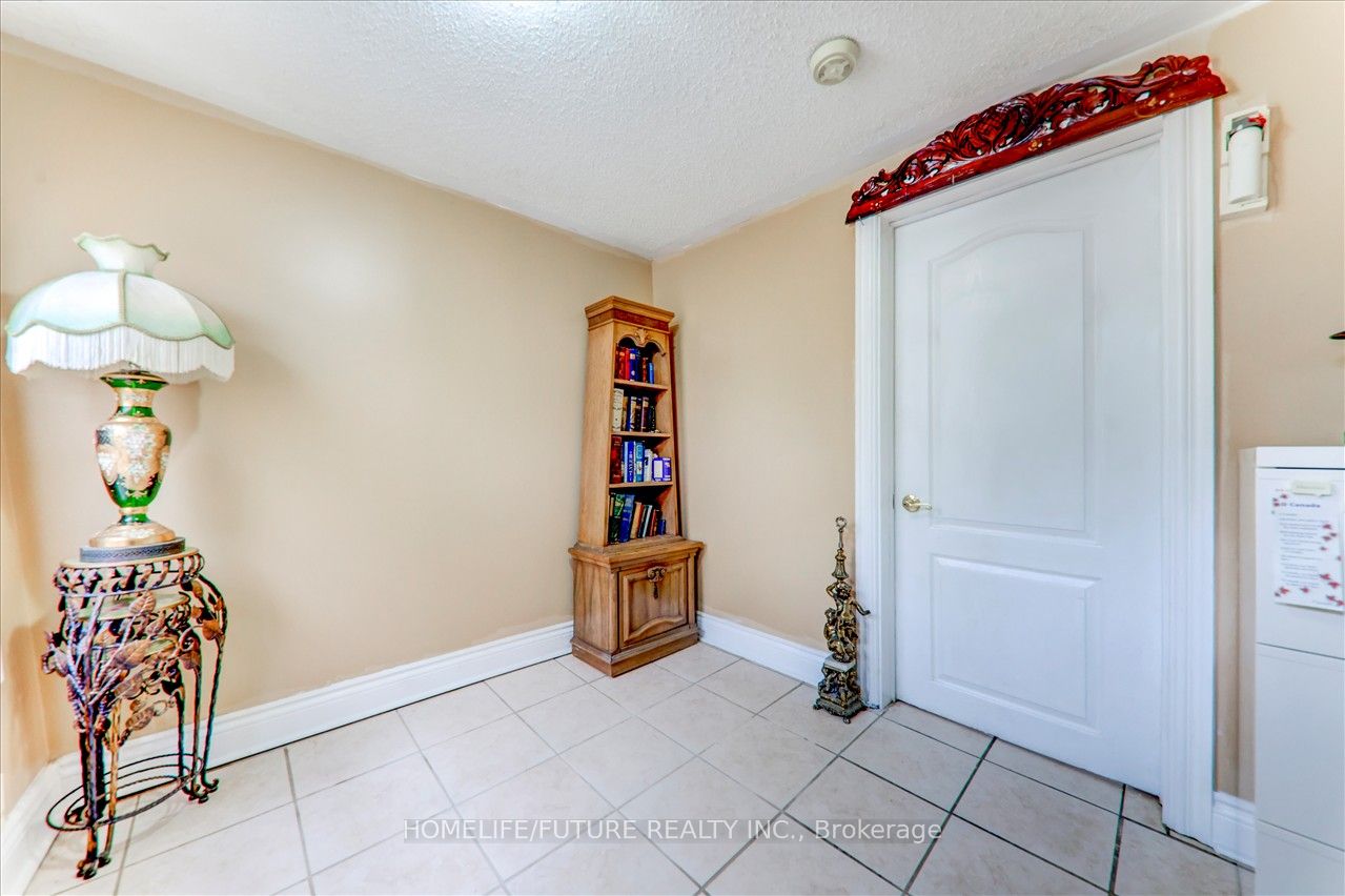 56 Sullivan St Property Photo 9