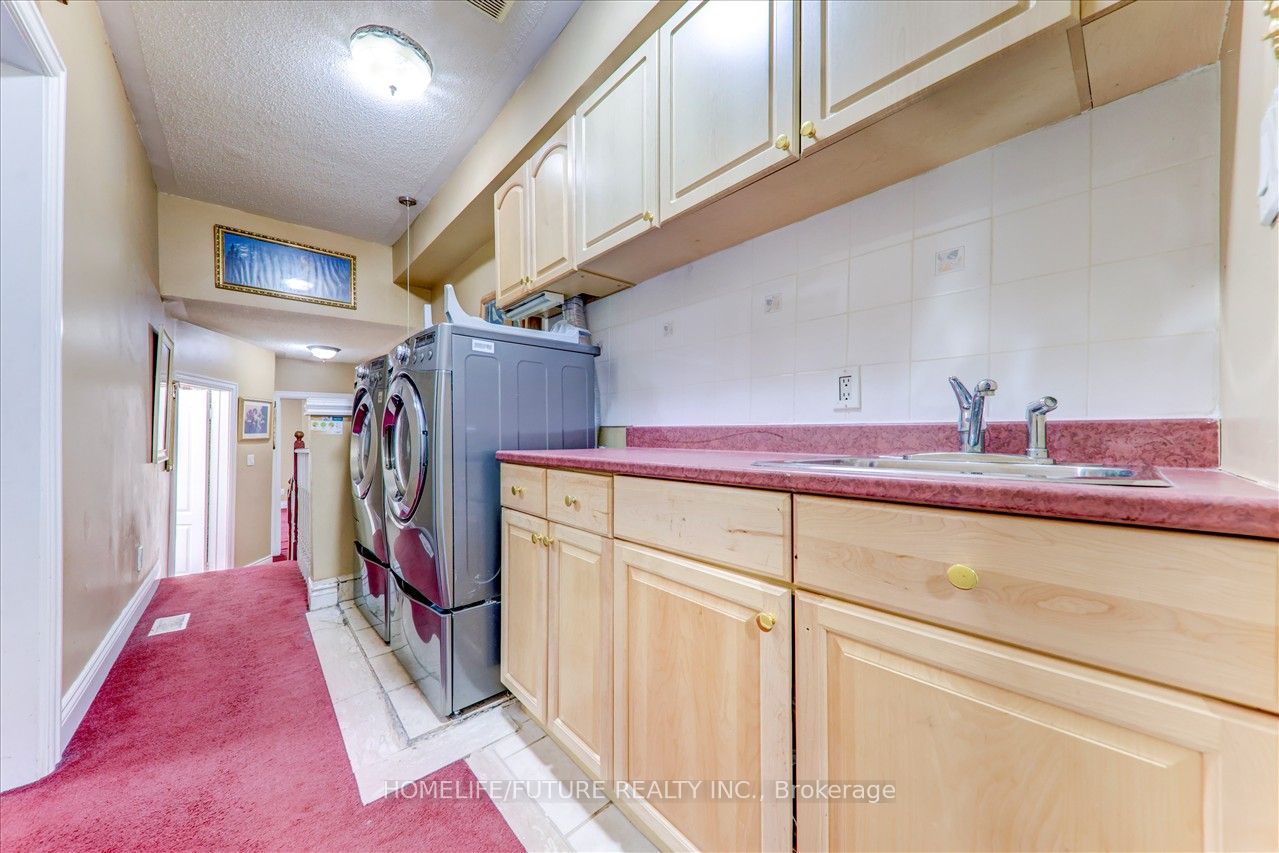 56 Sullivan St Property Photo 16