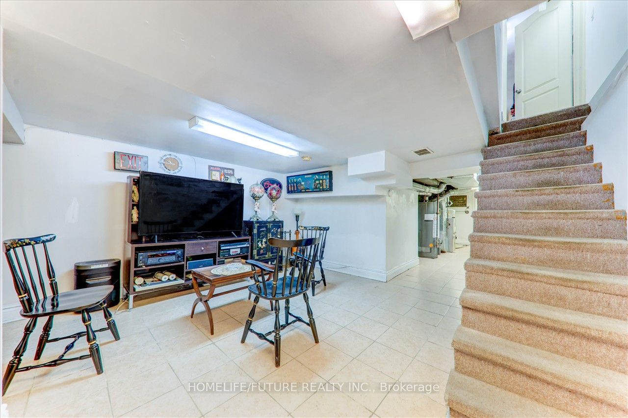 56 Sullivan St Property Photo 22