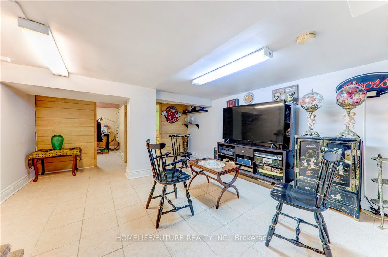 56 Sullivan St Property Photo 24