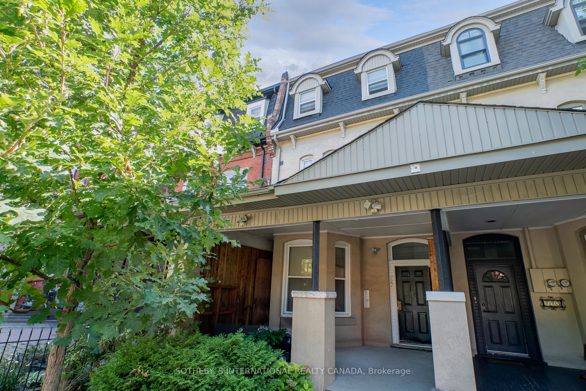 227 Beverley St Property Photo 1