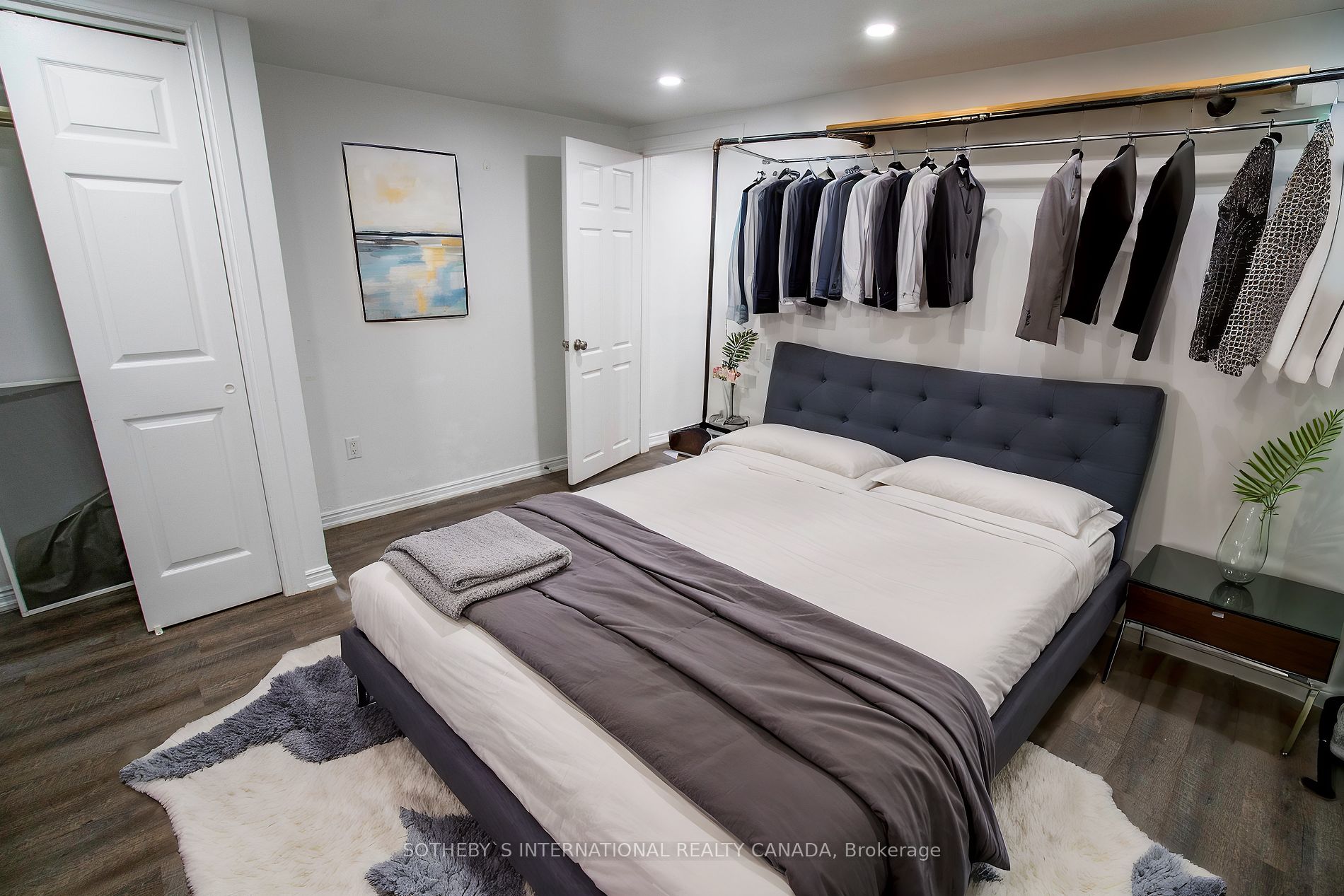 227 Beverley St Property Photo 8