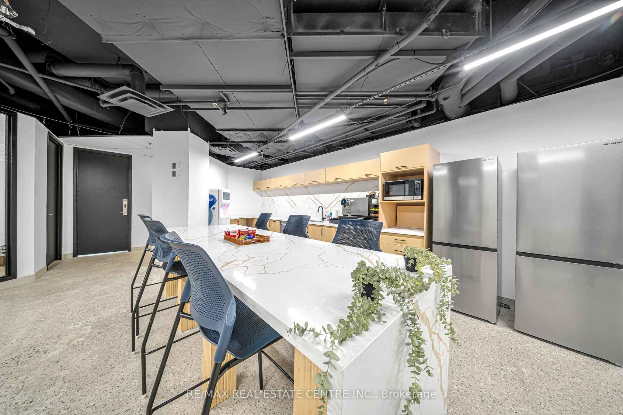#200 F - 5700 Yonge Street Road Property Photo 11