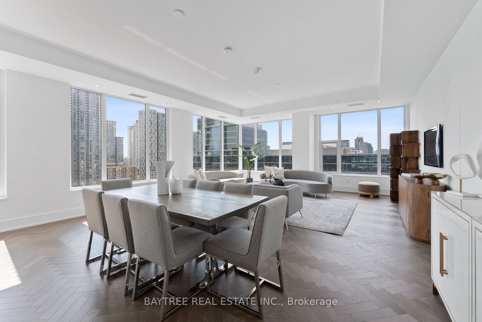 455 Wellington St W 1108 Property Photo 6
