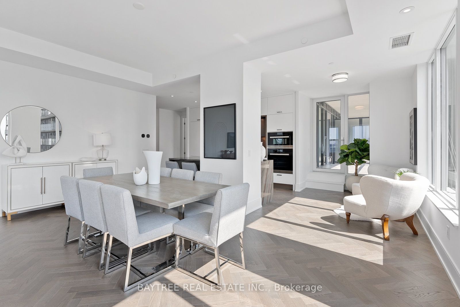 455 Wellington St W 1108 Property Photo 7