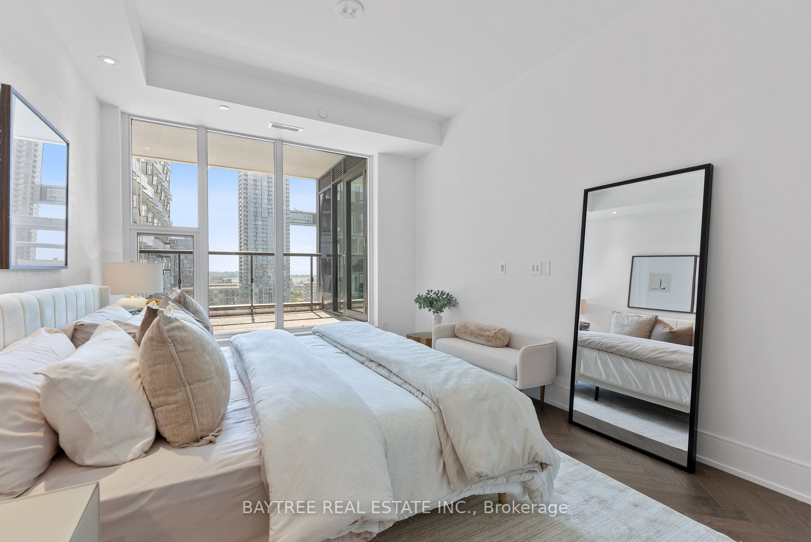 455 Wellington St W 1108 Property Photo 16