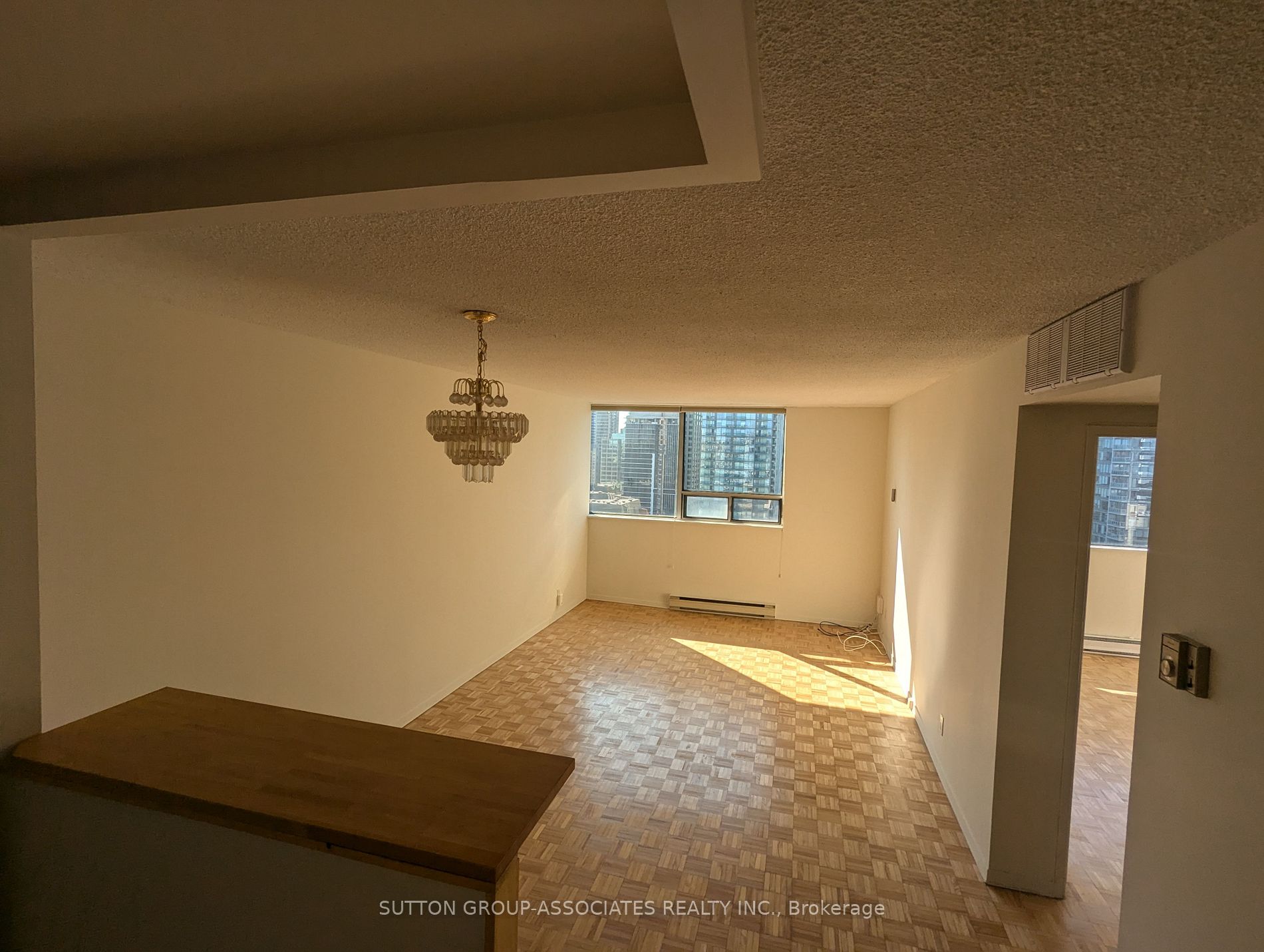914 Yonge St 04 Property Photo 4