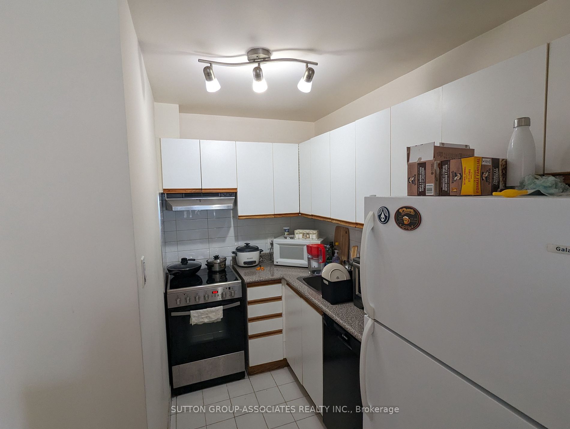 914 Yonge St 04 Property Photo 7