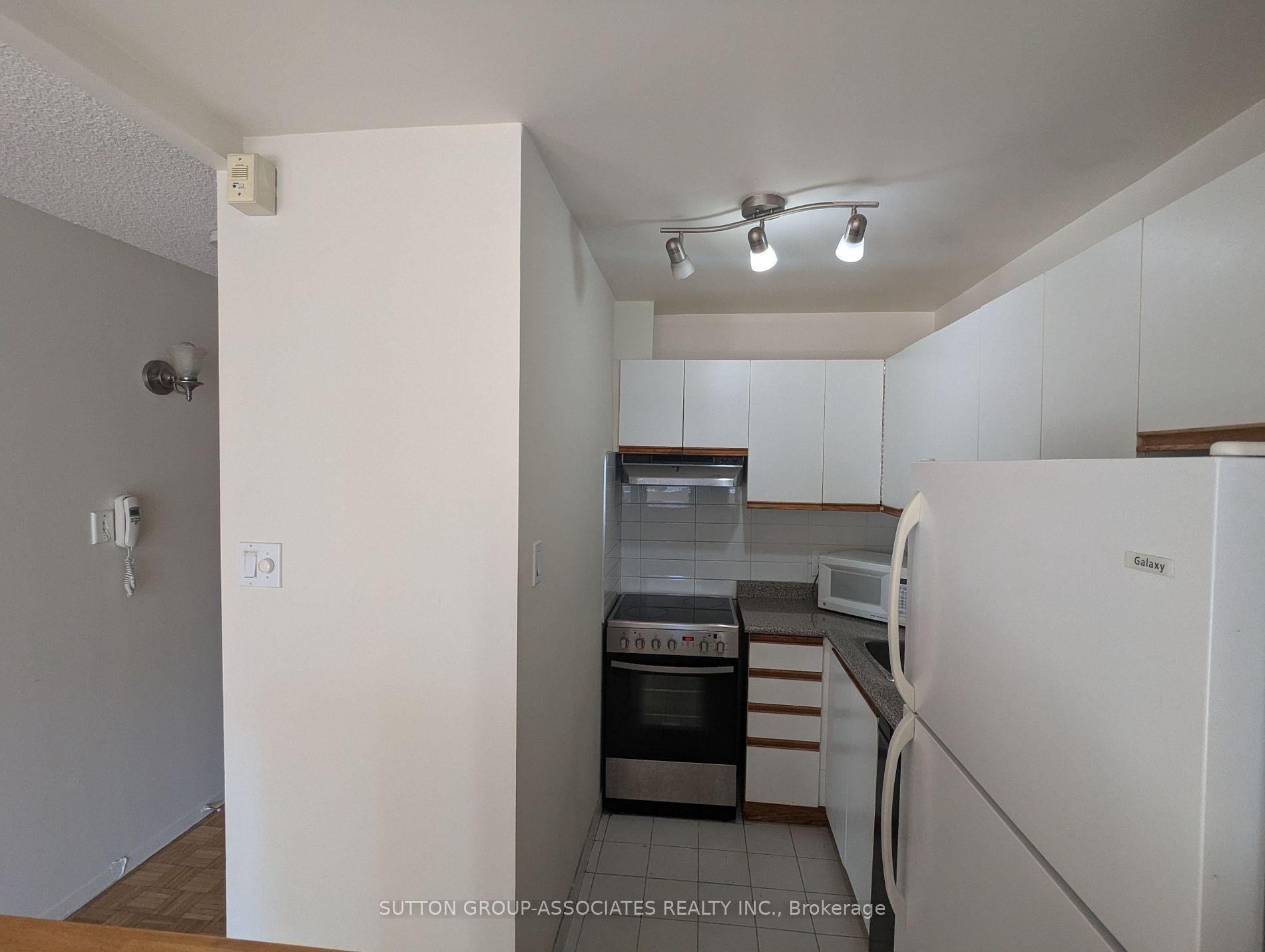 914 Yonge St 04 Property Photo 11