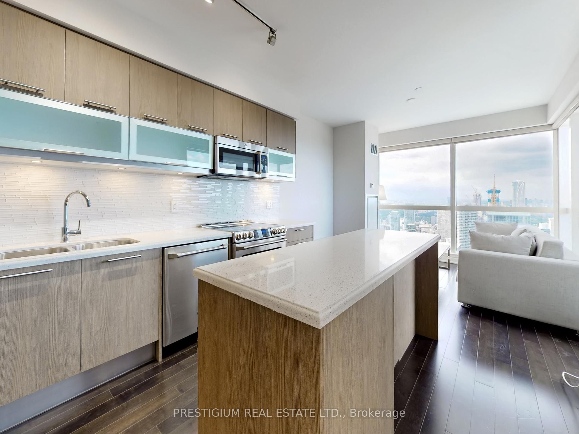 #6901 - 388 Yonge Street Property Photo 10