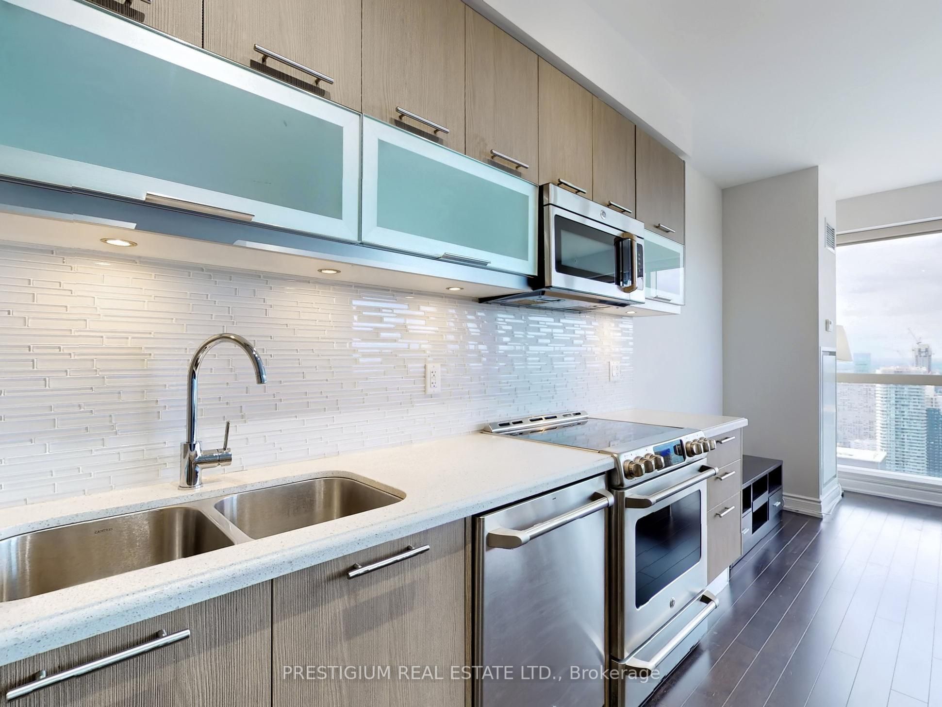 #6901 - 388 Yonge Street Property Photo 13