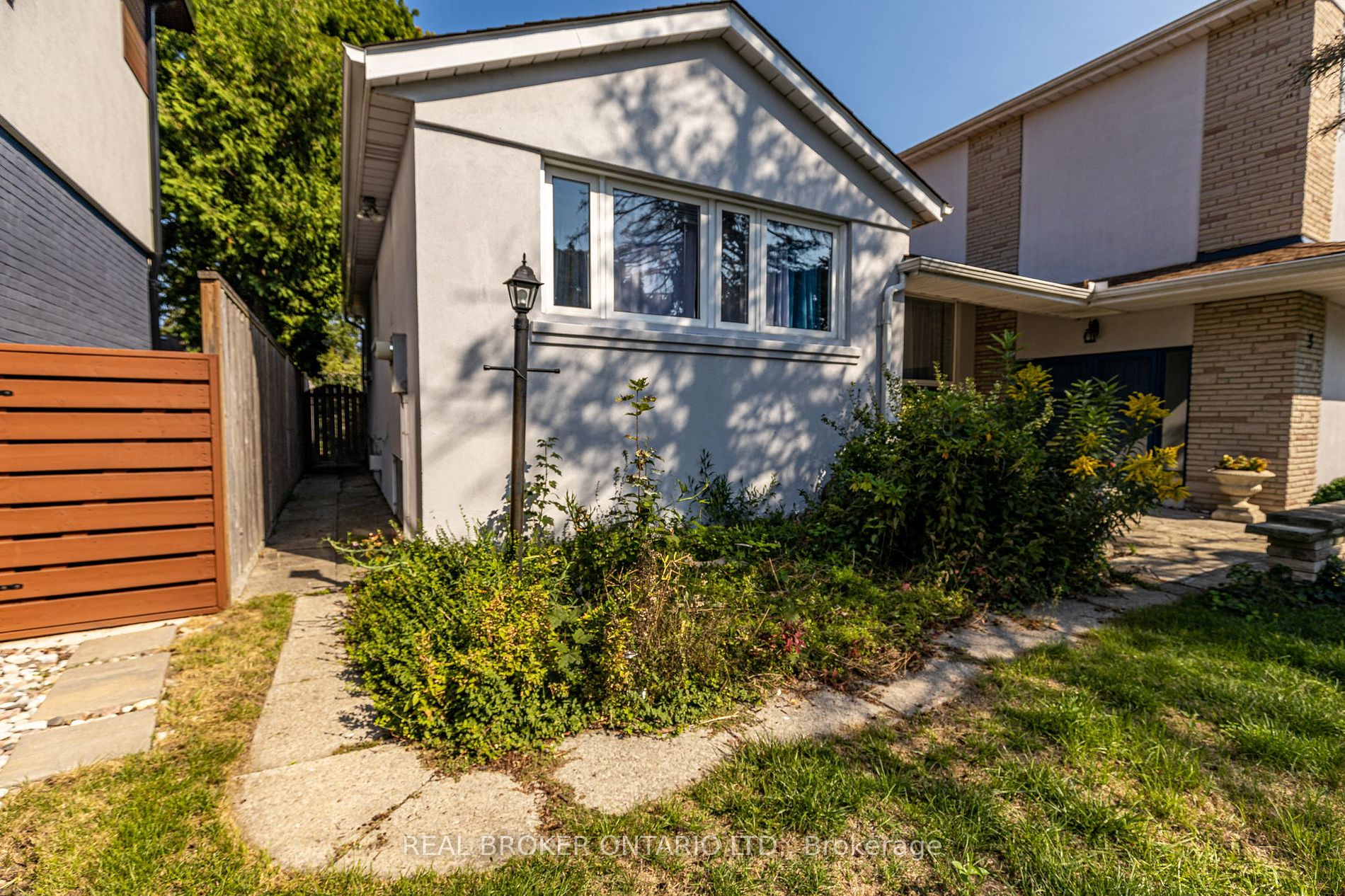 3 Yewfield Cres Property Photo 1