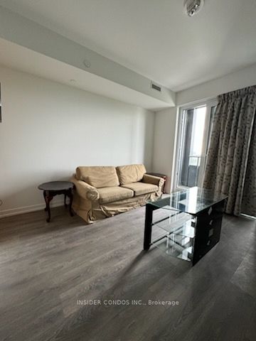 2020 Bathurst St 08 Property Photo 4