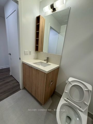 2020 Bathurst St 08 Property Photo 5