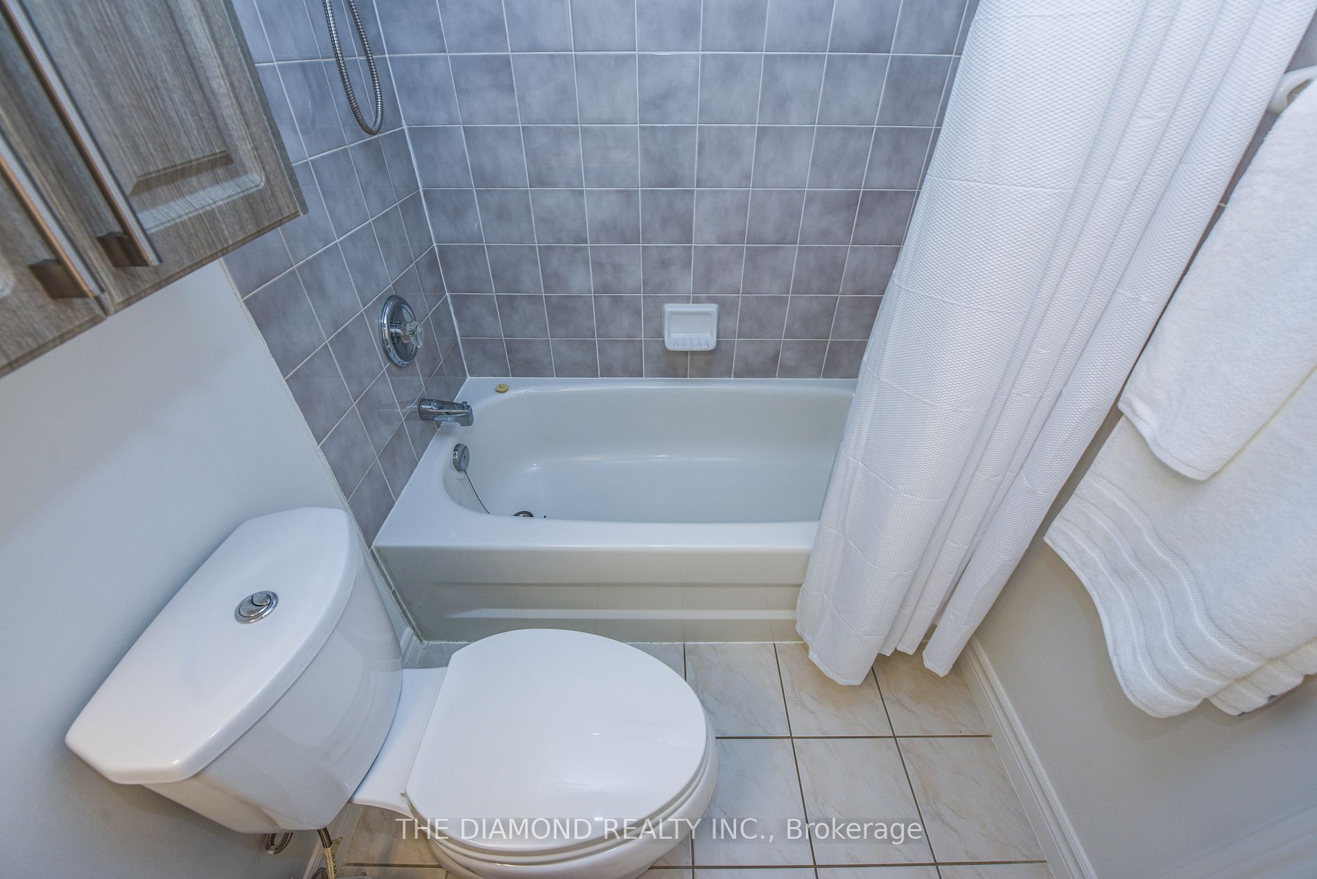 260 Merton St 09 Property Photo 17
