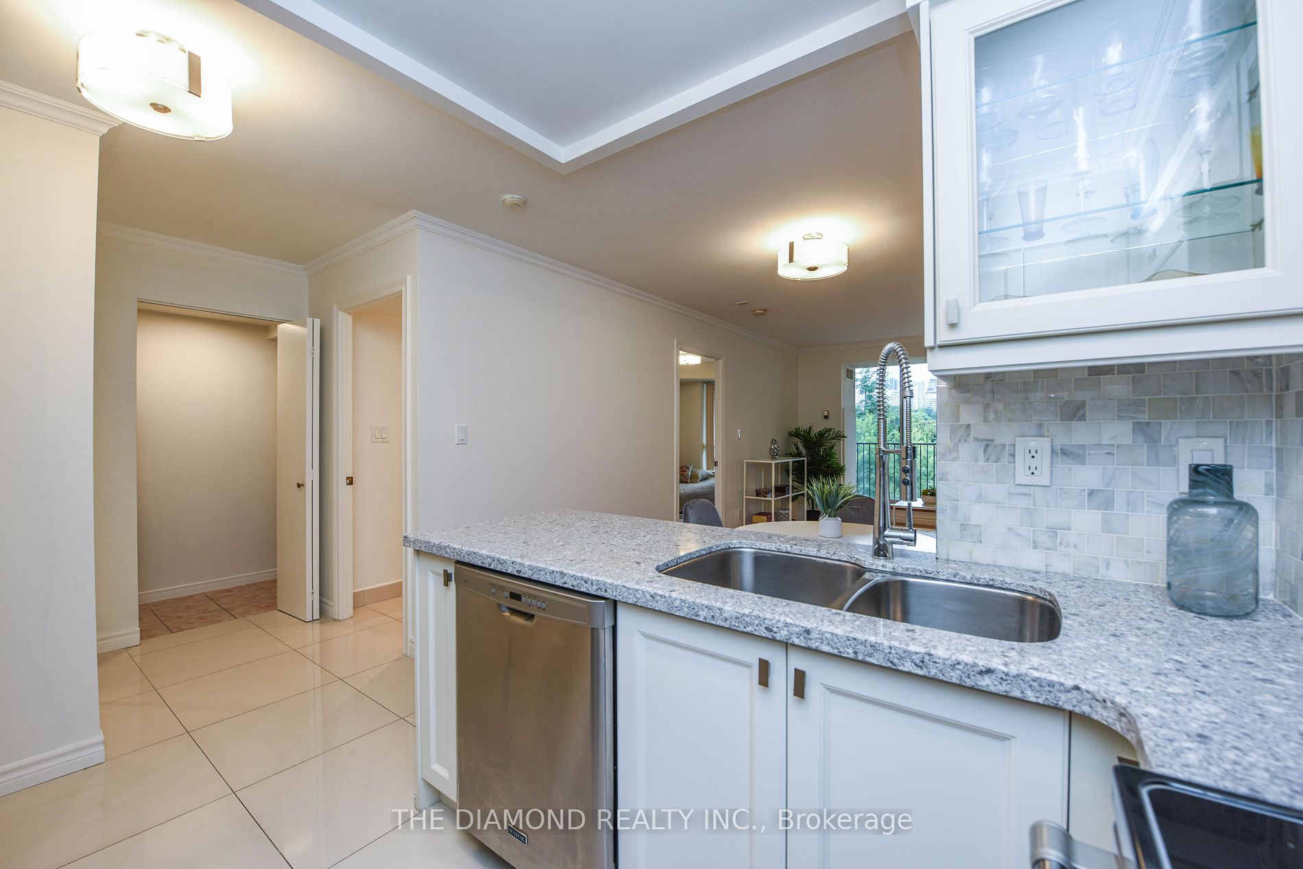 260 Merton St 09 Property Photo 39