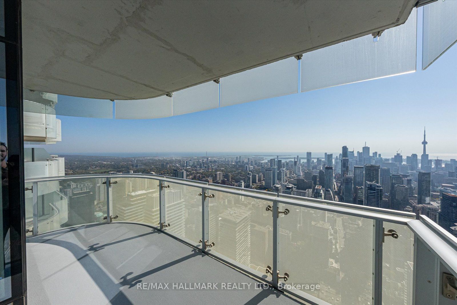 1 Bloor East St E 04 Property Photo 4