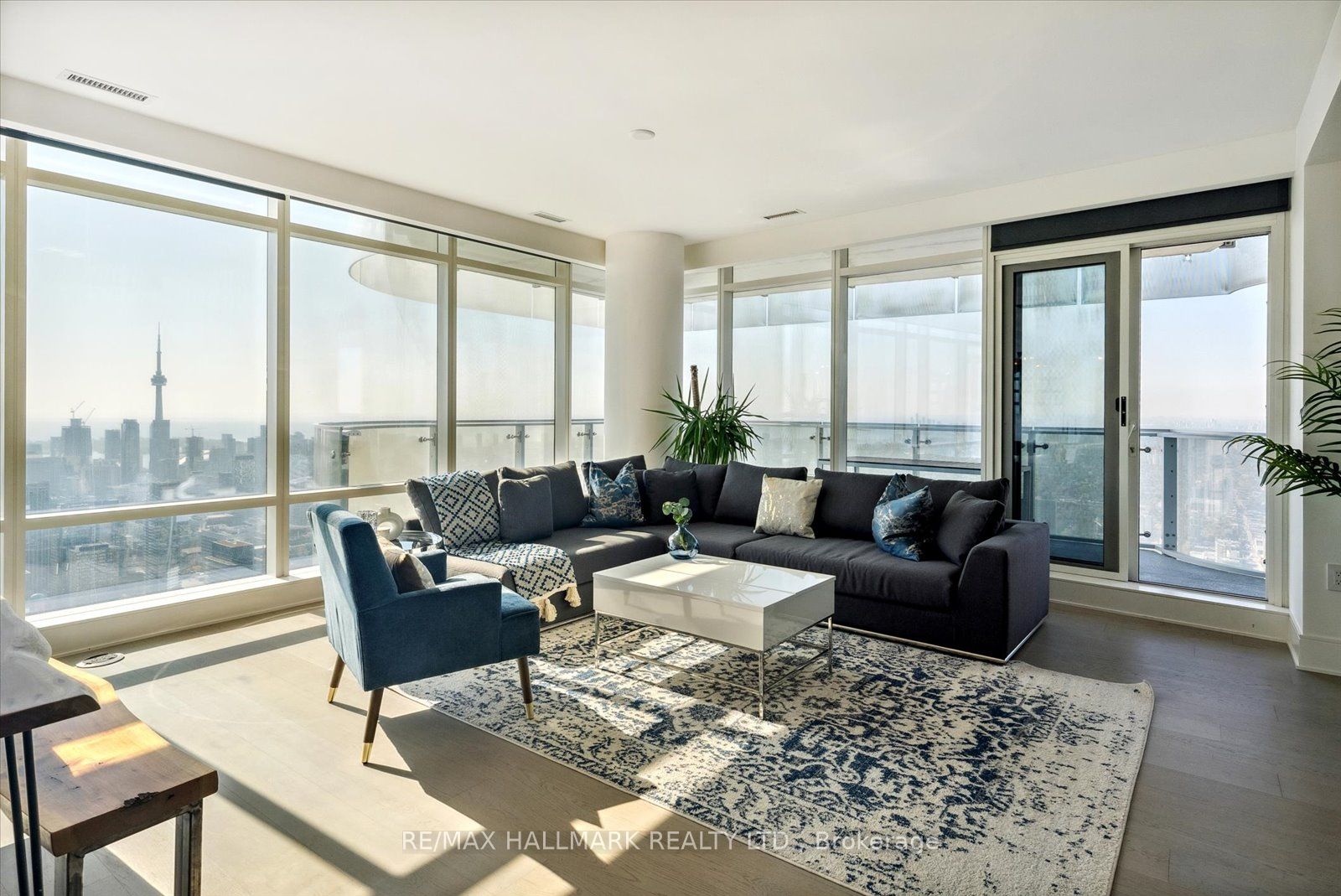1 Bloor East St E 04 Property Photo 11