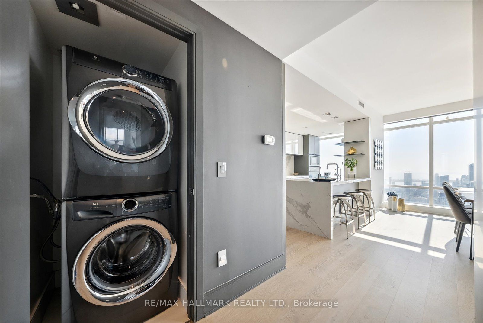 1 Bloor East St E 04 Property Photo 21