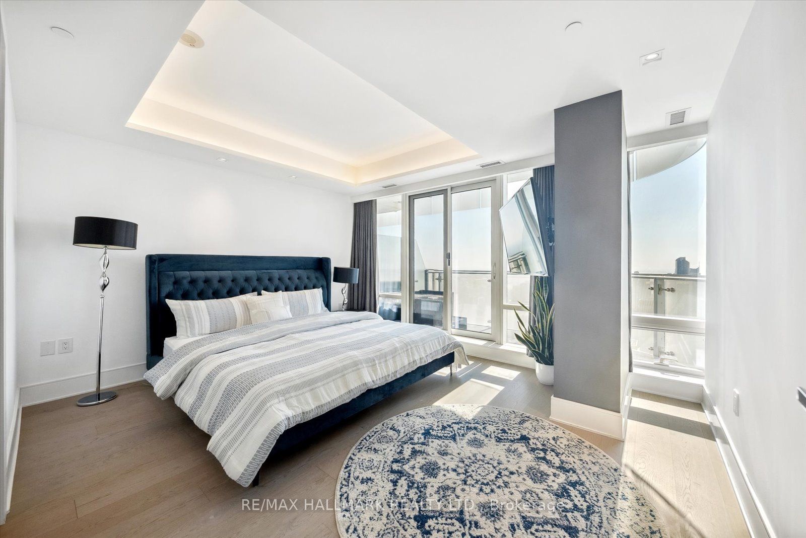 1 Bloor East St E 04 Property Photo 22