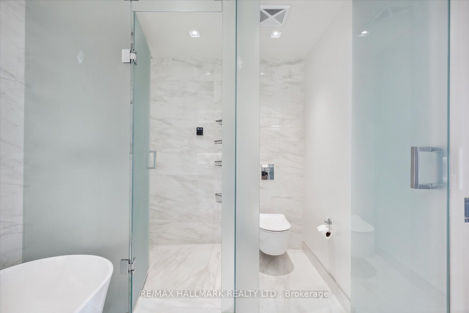 1 Bloor East St E 04 Property Photo 26