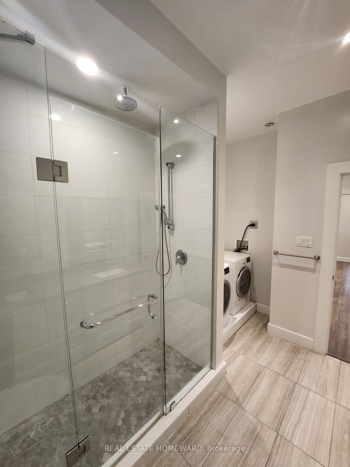#2 - 592 Church Street Property Photo 8