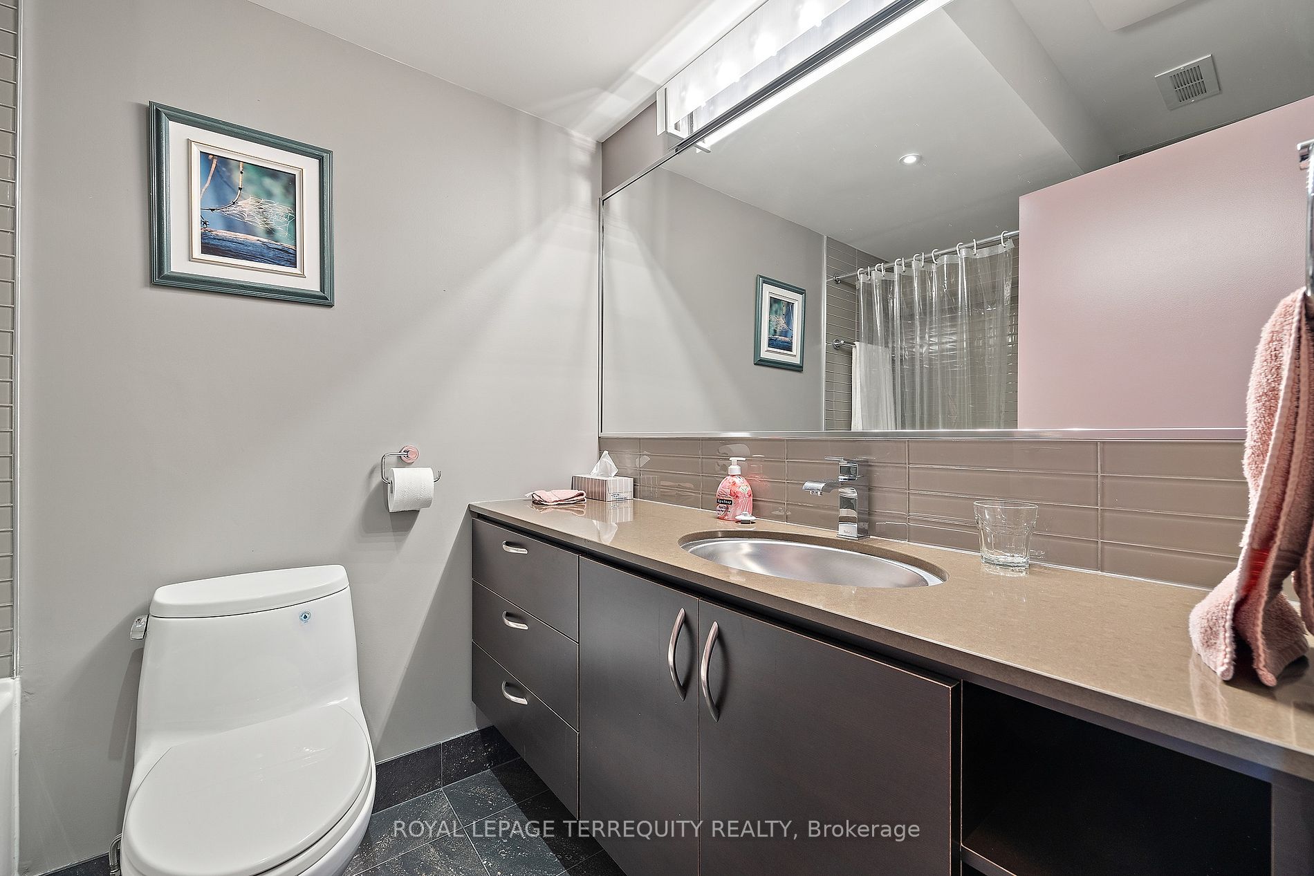 317 Keewatin Ave Property Photo 14