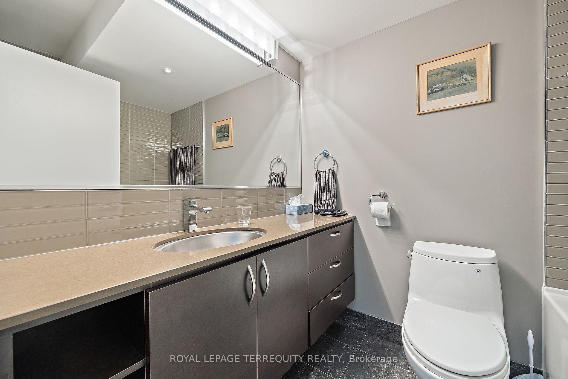 317 Keewatin Ave Property Photo 17