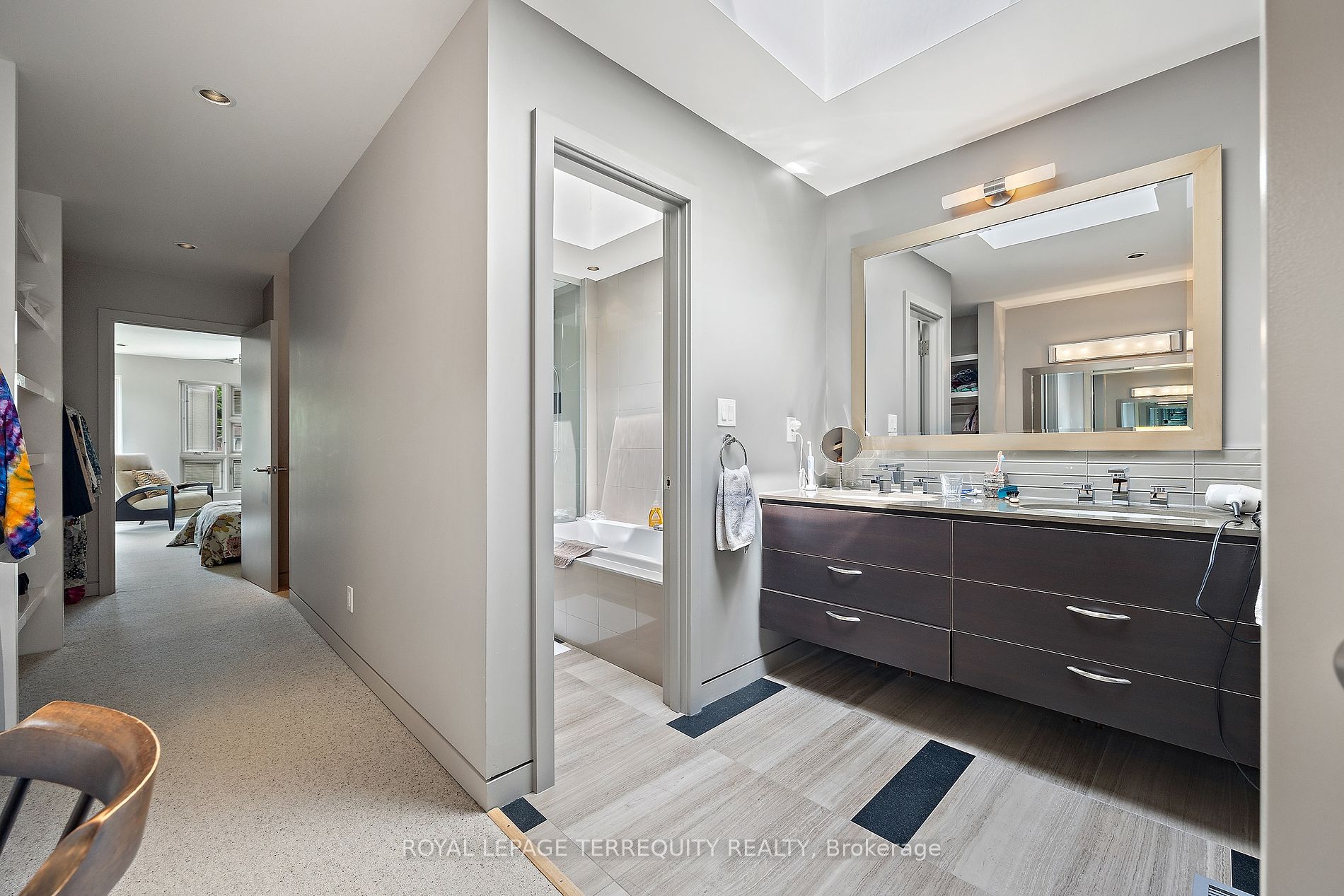 317 Keewatin Ave Property Photo 24