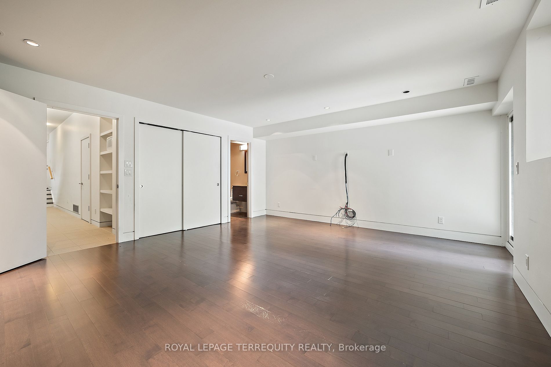 317 Keewatin Ave Property Photo 28