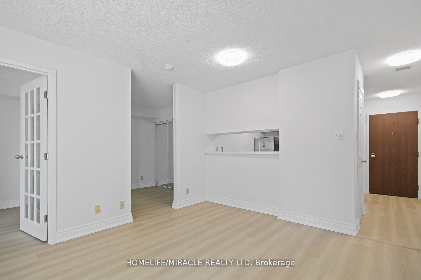 44 Gerrard St 9 Property Photo 5