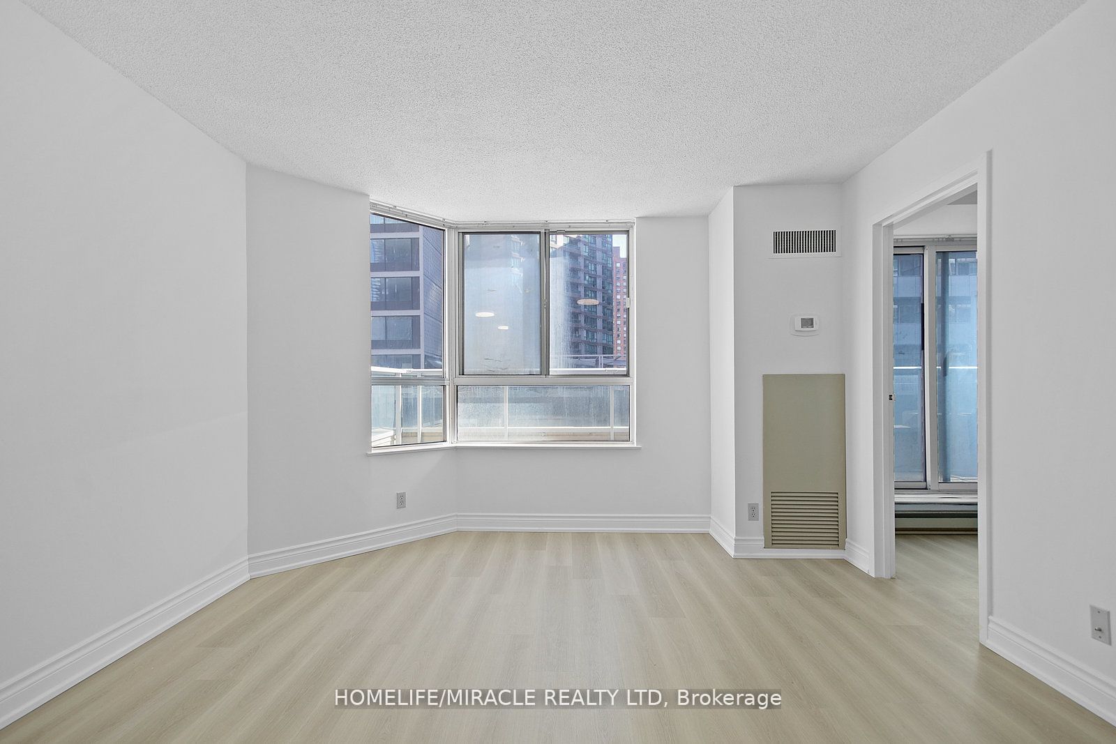44 Gerrard St 9 Property Photo 6