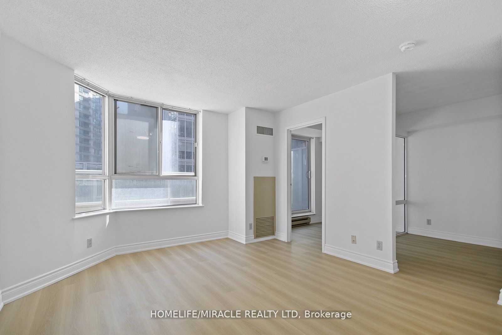 44 Gerrard St 9 Property Photo 13