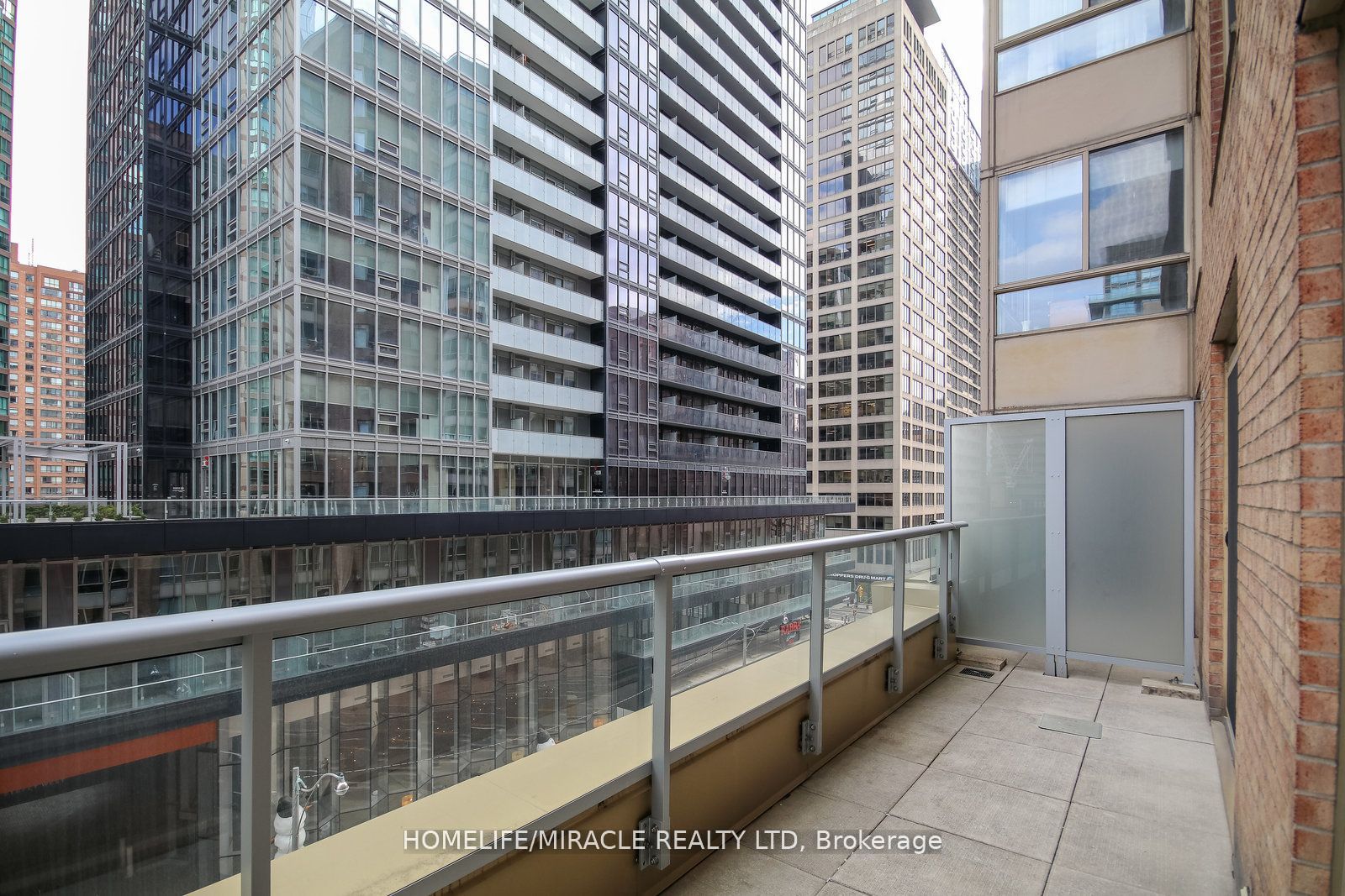 44 Gerrard St 9 Property Photo 19
