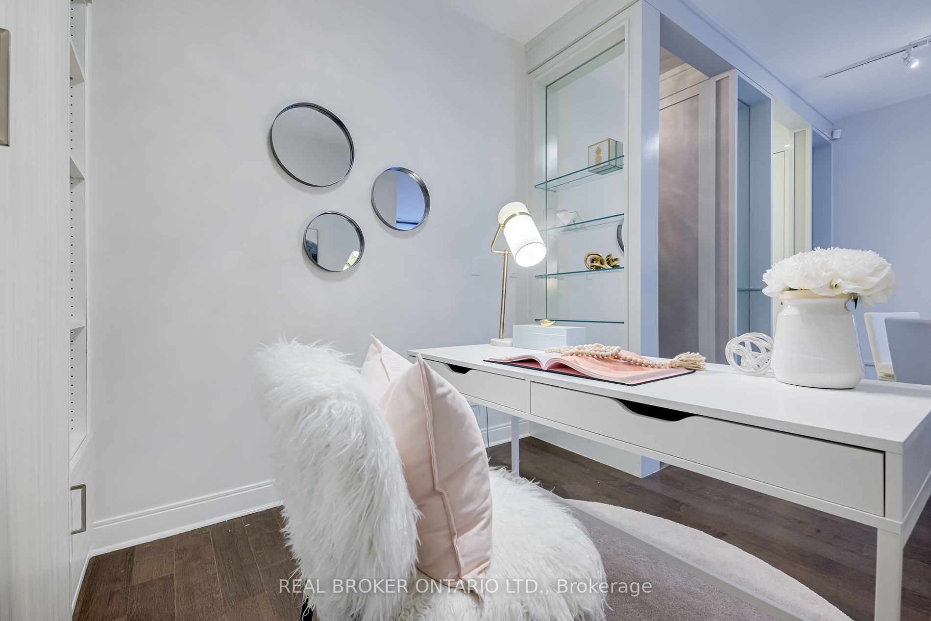 21 Scollard St 4 Property Photo 4