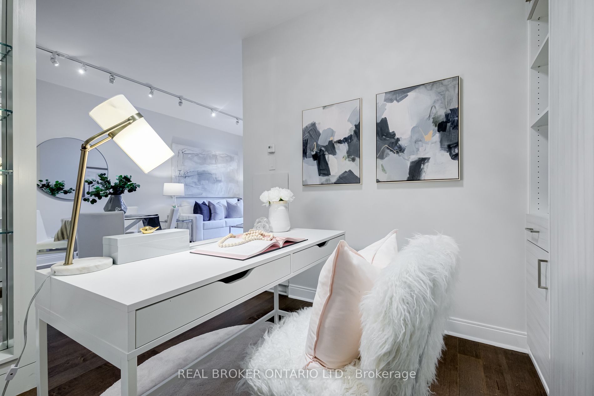 21 Scollard St 4 Property Photo 7