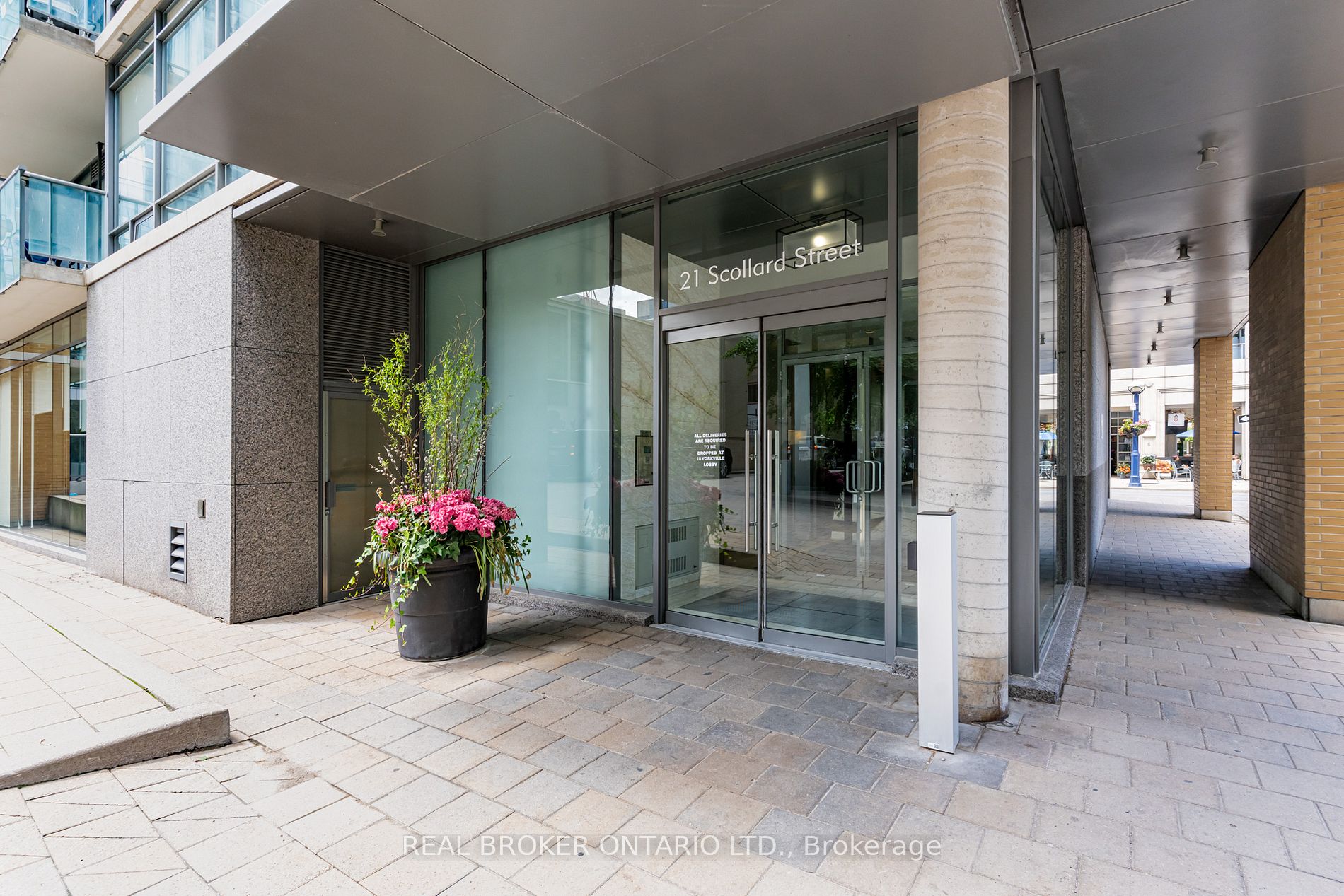 21 Scollard St 4 Property Photo 12